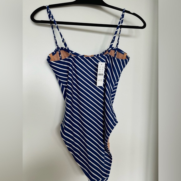 Jcrew Balconette underwire one-piece swimsuit in stripe - Picture 6 of 7